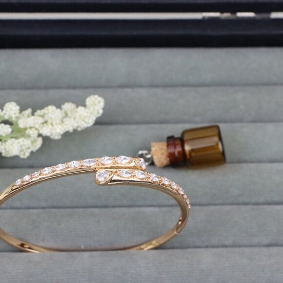 Elegant Wrap Design Rose Gold Bangle with Sparkling Stone Detail, XPBL0437 - Picture 11 of 12